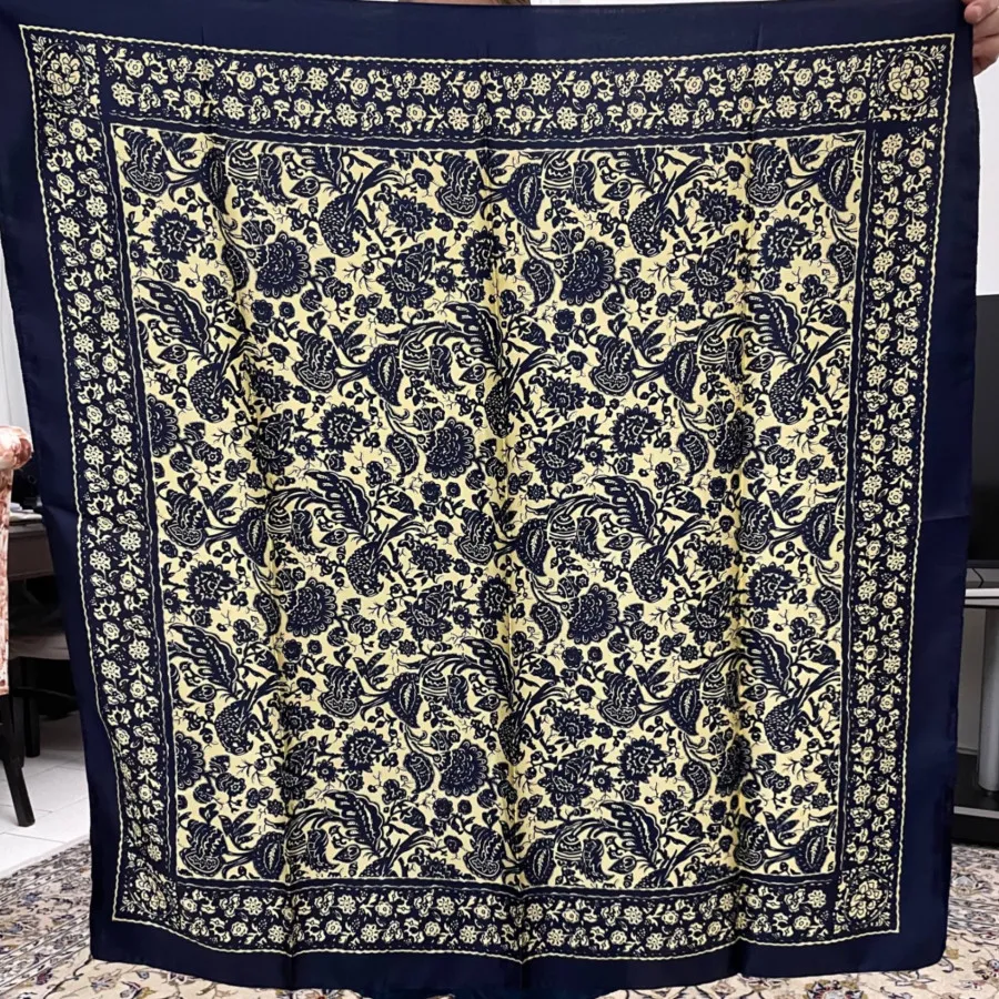 روسری ساتن