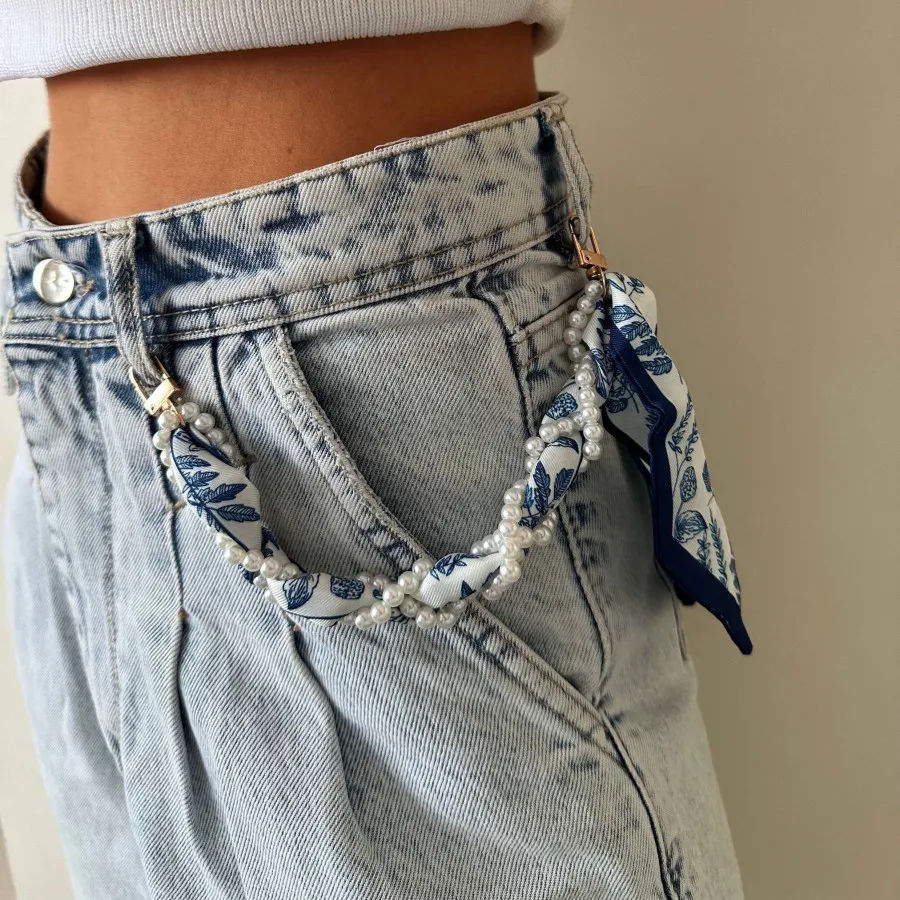 آویز شلوار