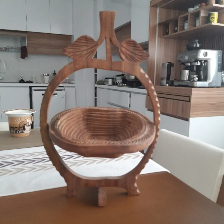 میوه خوری پایه دار چوبی
