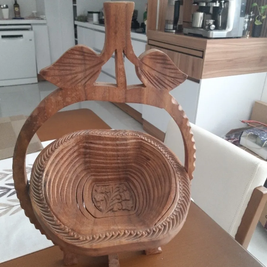 میوه خوری پایه دار چوبی