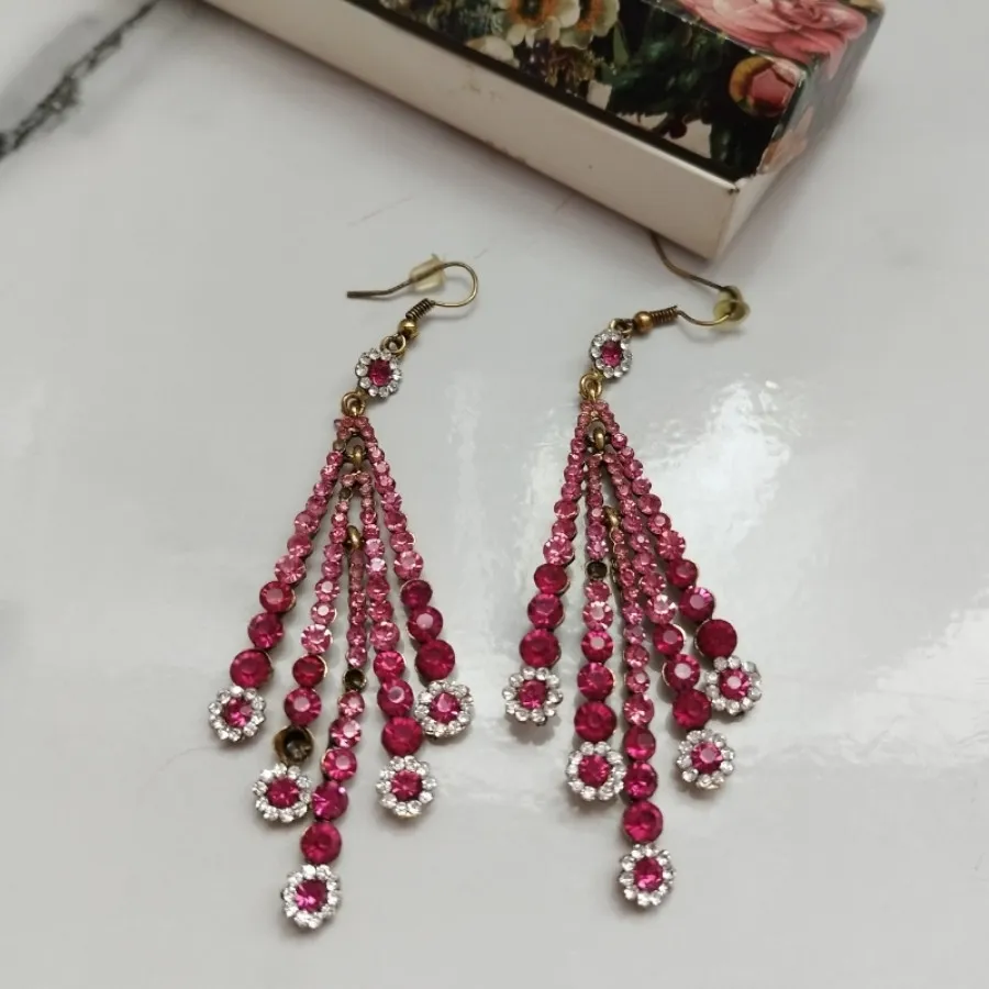 گوشواره نگین دار