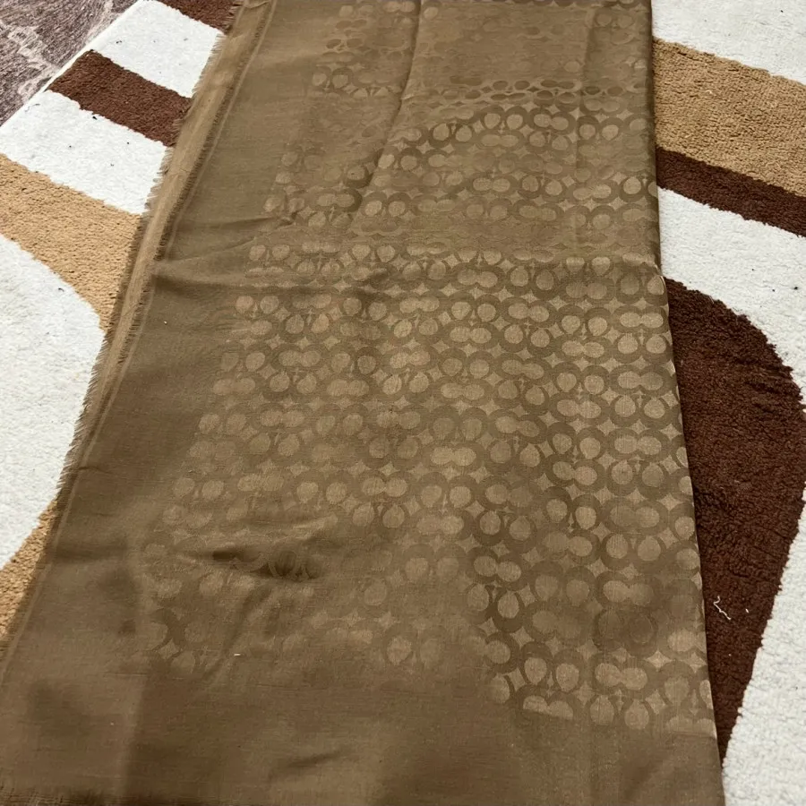 روسری ابریشمی قهوه ای