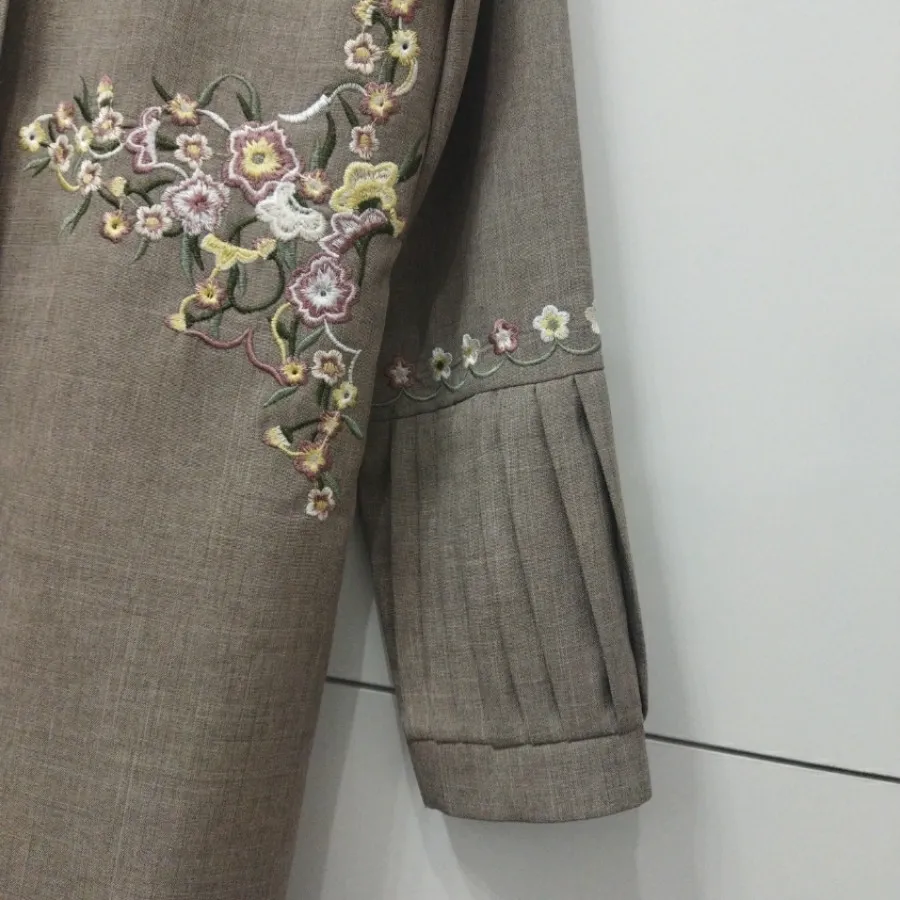 مانتو گلدوزی شده