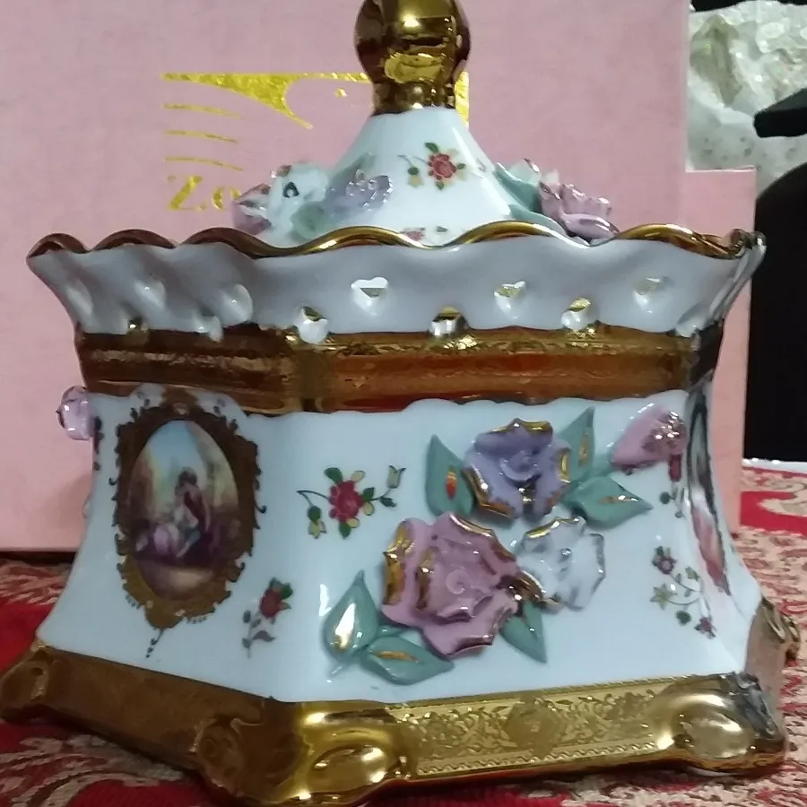 #شکلات خوری گل برجسته