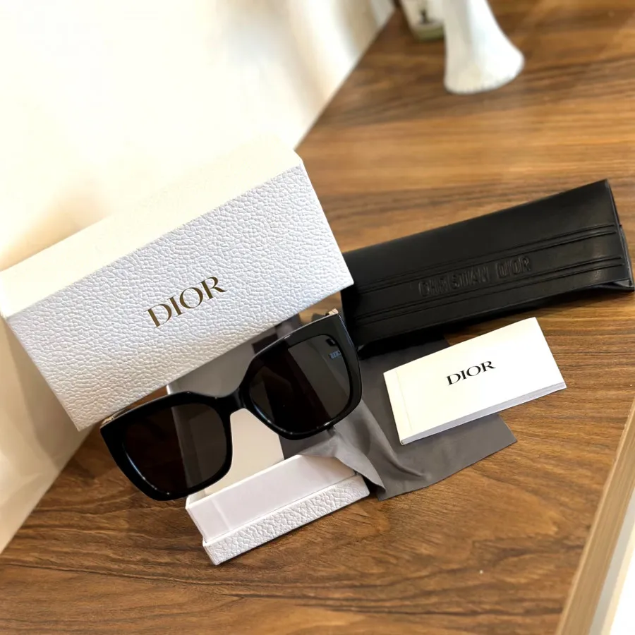 عینک آفتابی Miss Dior
