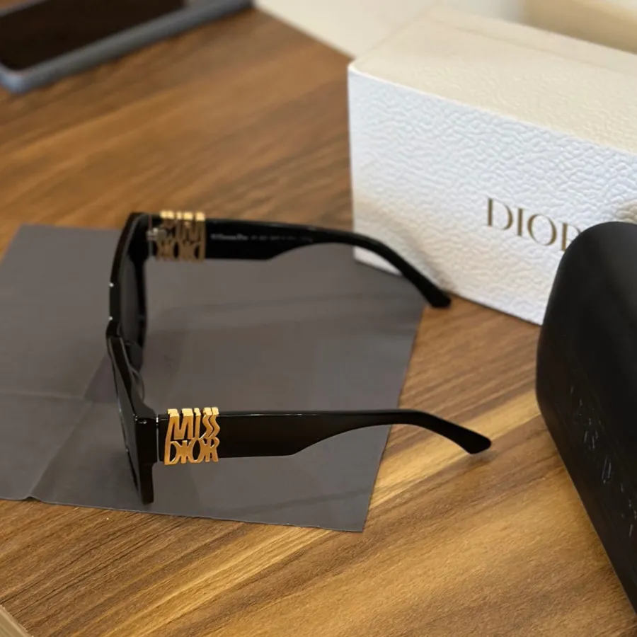 عینک آفتابی Miss Dior