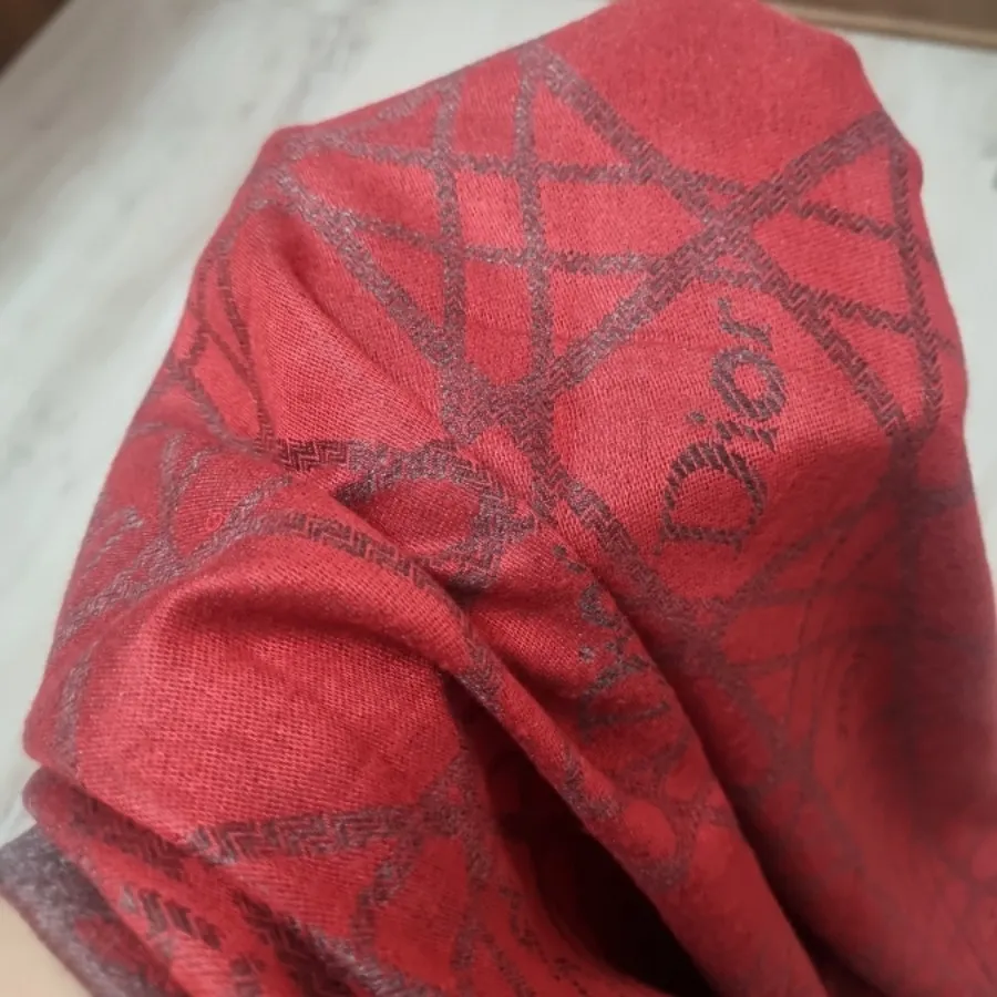 روسری طرح مارک
