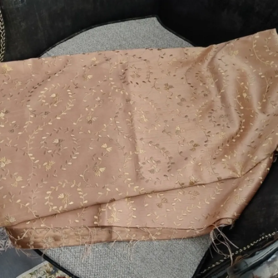 پارچه مجلسی گلدوزی