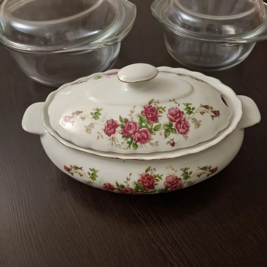 یک عدد سوپ خوری قدیمی گلس