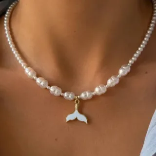 گردنبند دم وال
