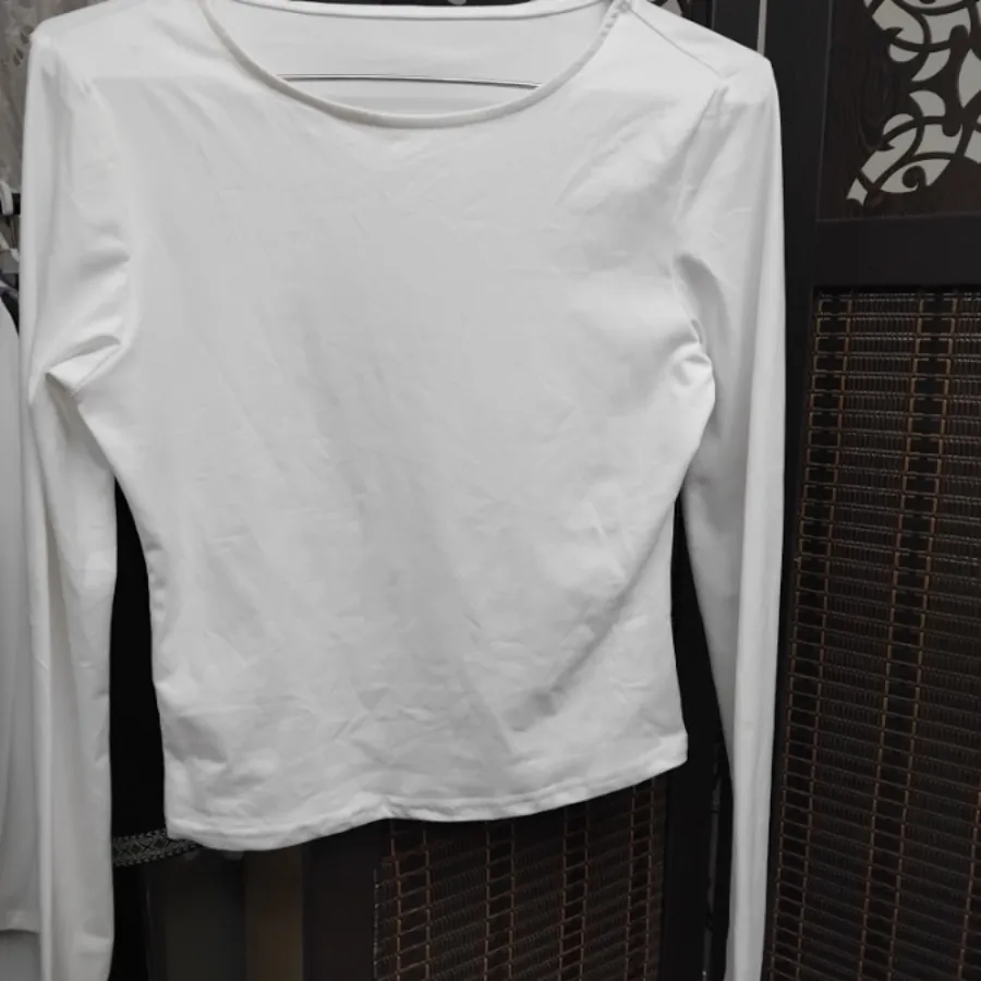 کراپ ساده سفید