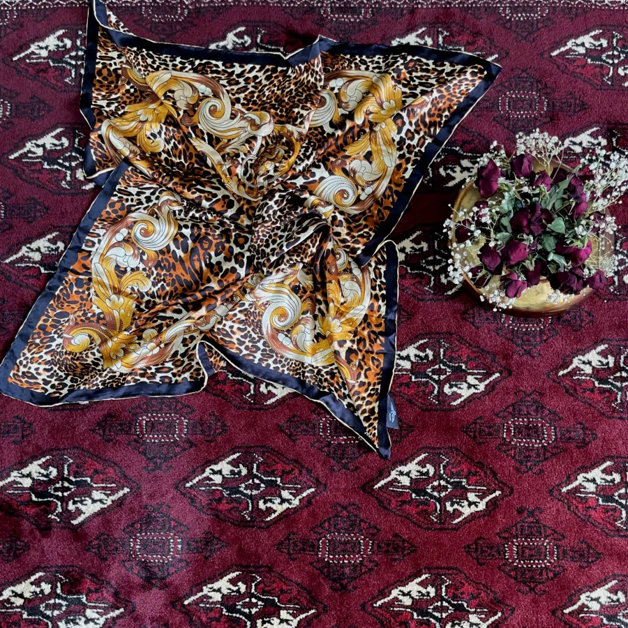 روسری ساتن