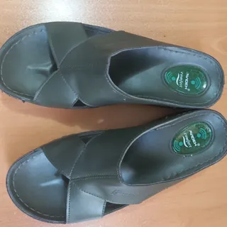 دمپایی طبی چرم آوینه 37