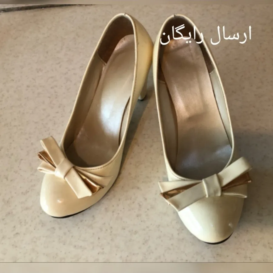 کفش شیری رنگ
