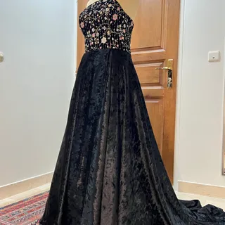 دکلته دنباله دار