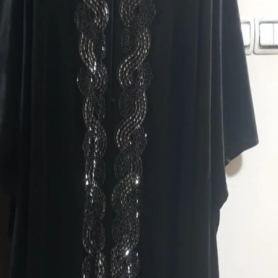 عبای مخمل خارجی کاملامشکی