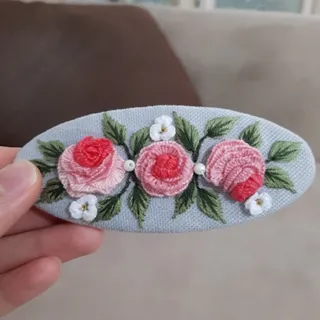 گیره فرانسوی گلدوزی شده