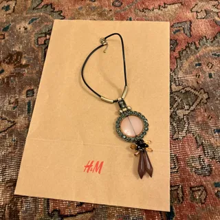 گردنبند رو لباسی h&m