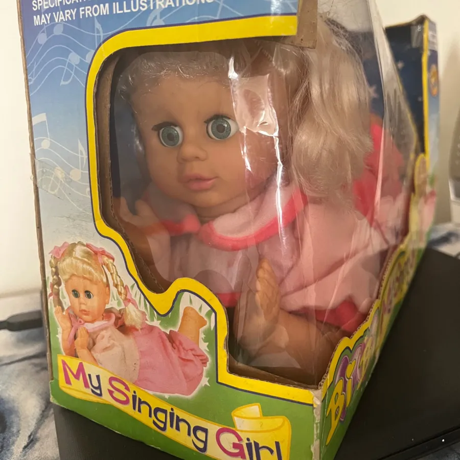 عروسک‌موزیکال دخترانه