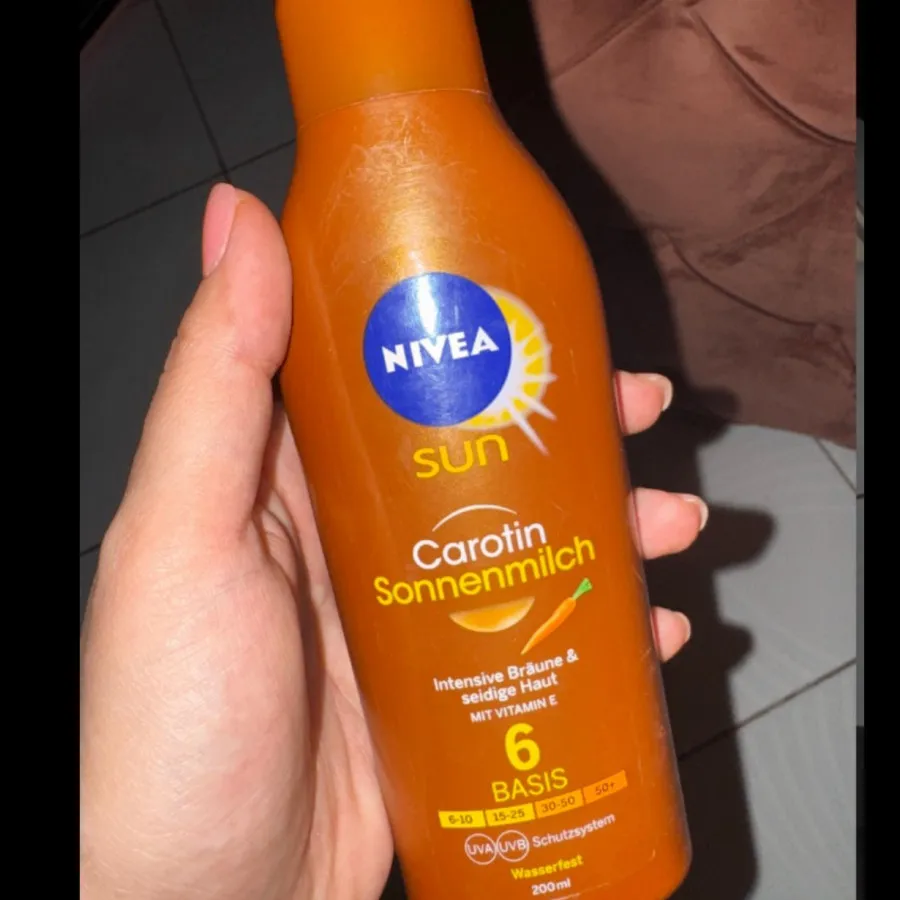 کرم برنزه کننده nivea