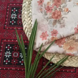 شال نخی با طرح گل گلی