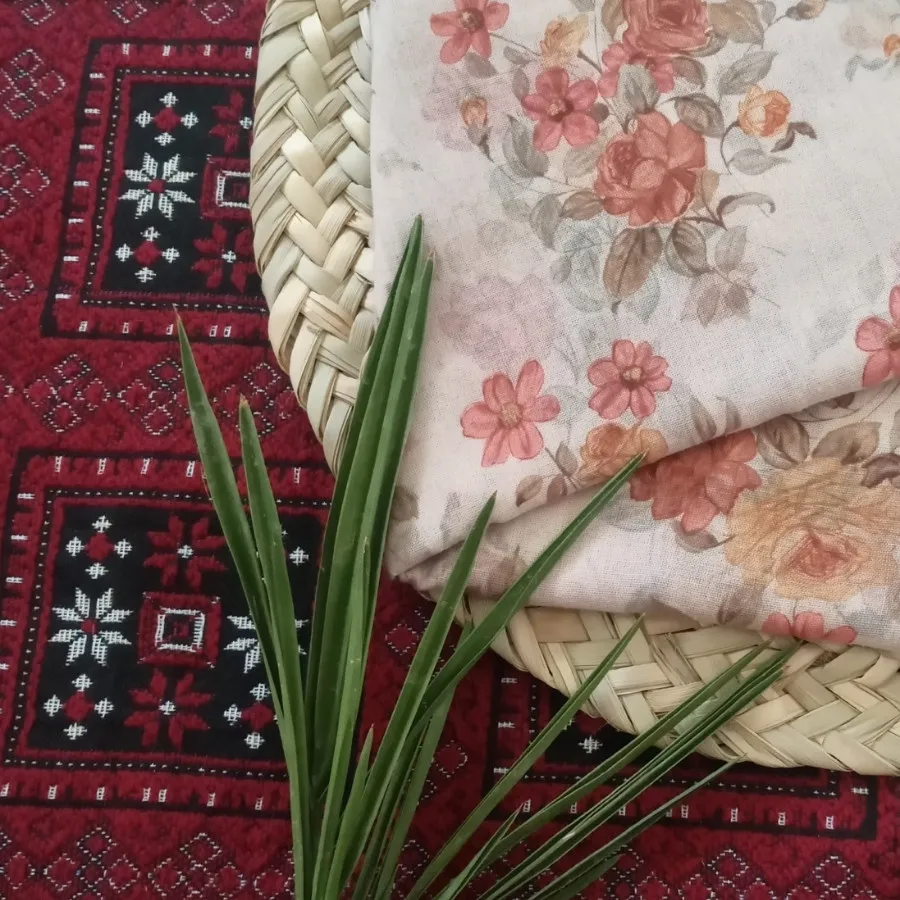 شال نخی با طرح گل گلی