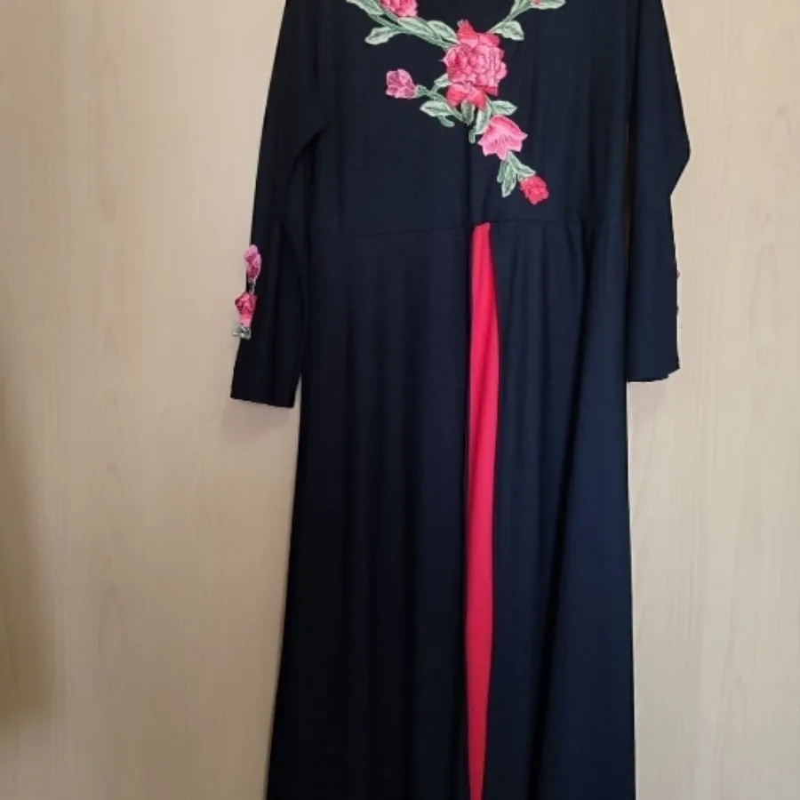 یک ساعت پوشیده شده