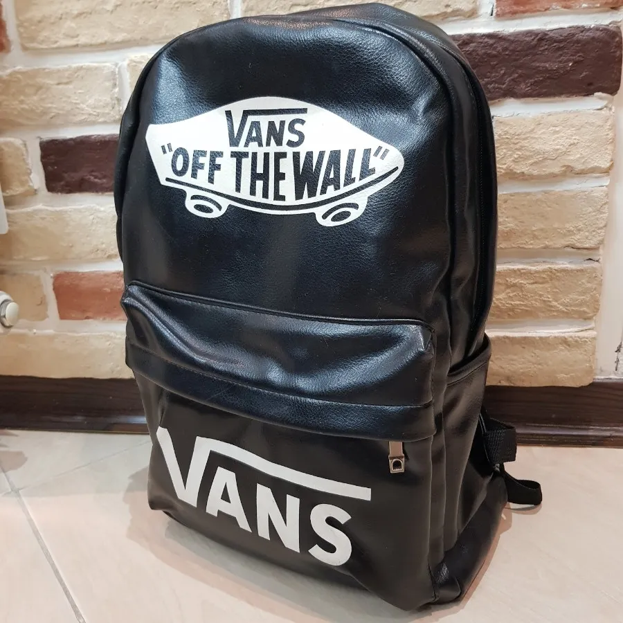 کوله پشتی چرم vans