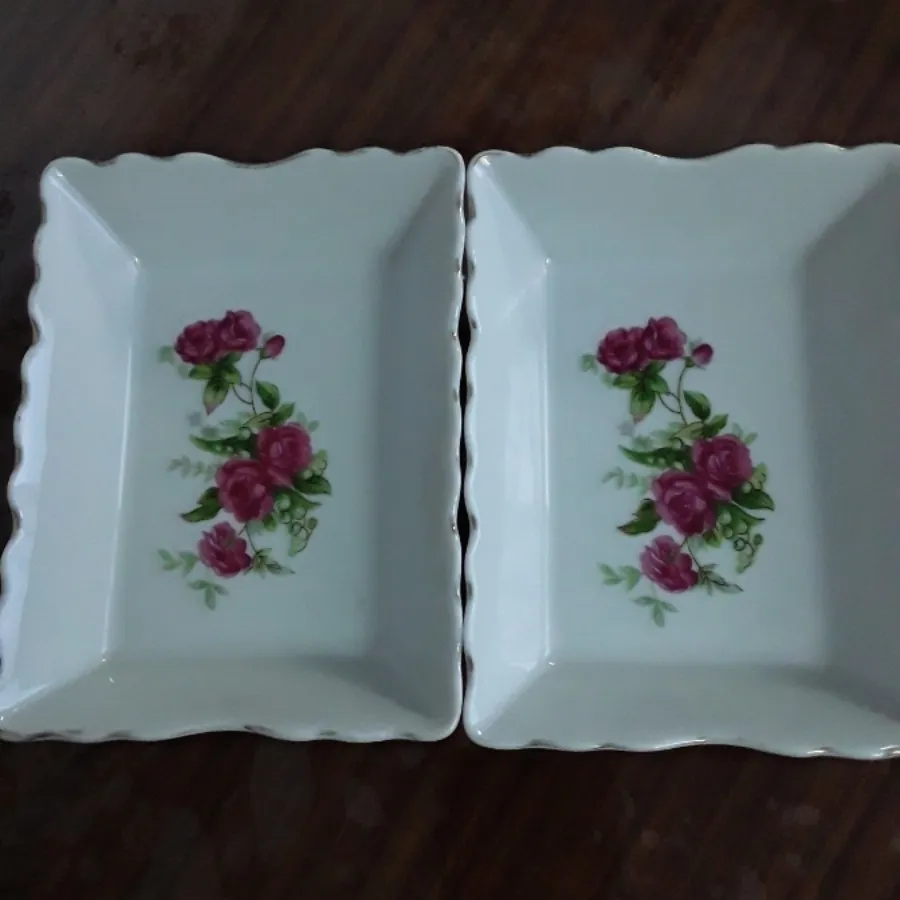 چینی گل سرخی