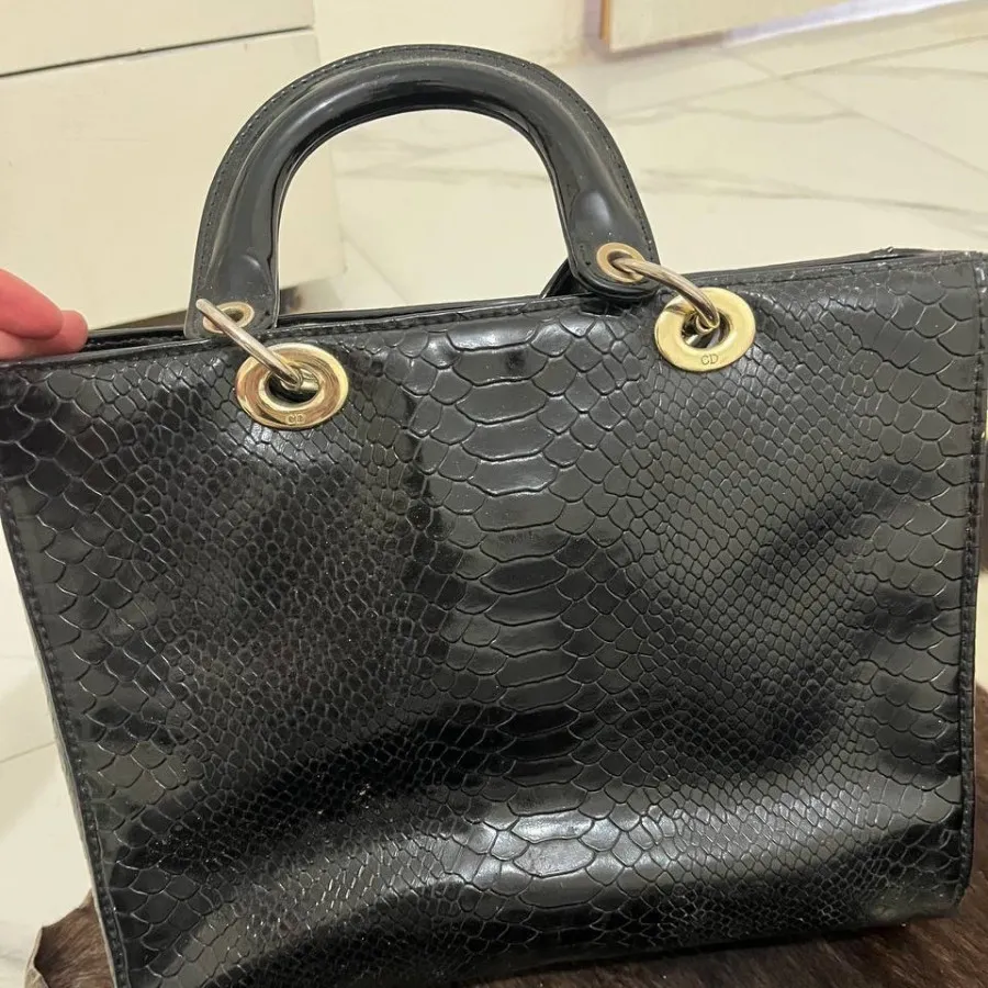 کیف دیور بزرگ