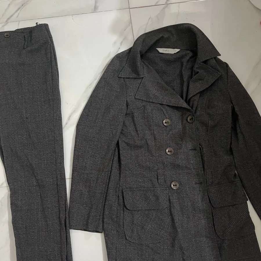 کت شلوار چهارخونه پشمی