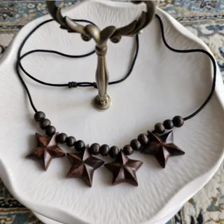 گردنبند چوبی