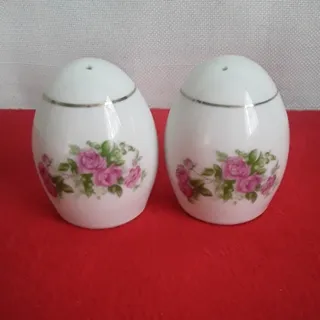 نمک پاش گل سرخی