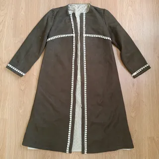 مانتو جلو باز