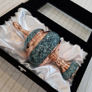 شکلات خوری فیروزه کوبی