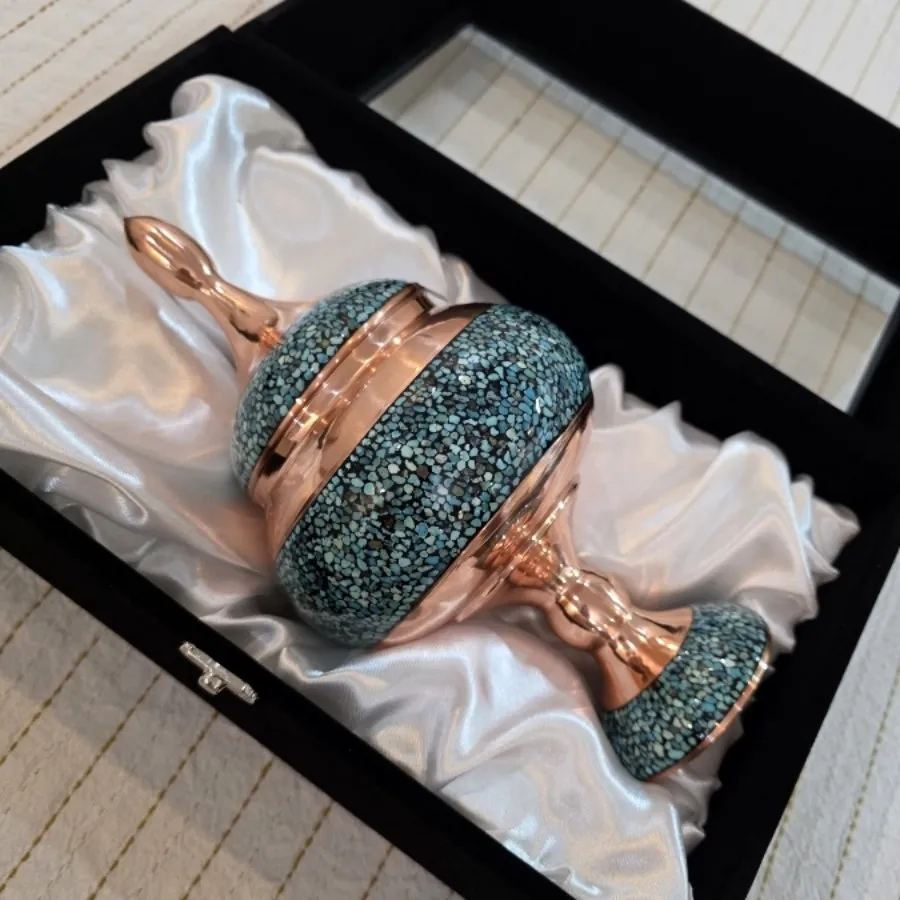 شکلات خوری فیروزه کوبی