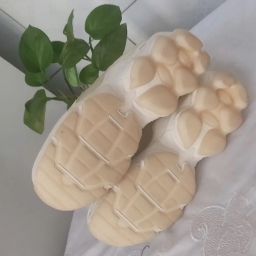 کفش دخترانه و زنانه جذاب
