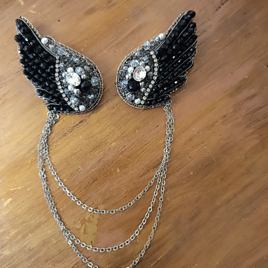 گل سینه بال فرشته