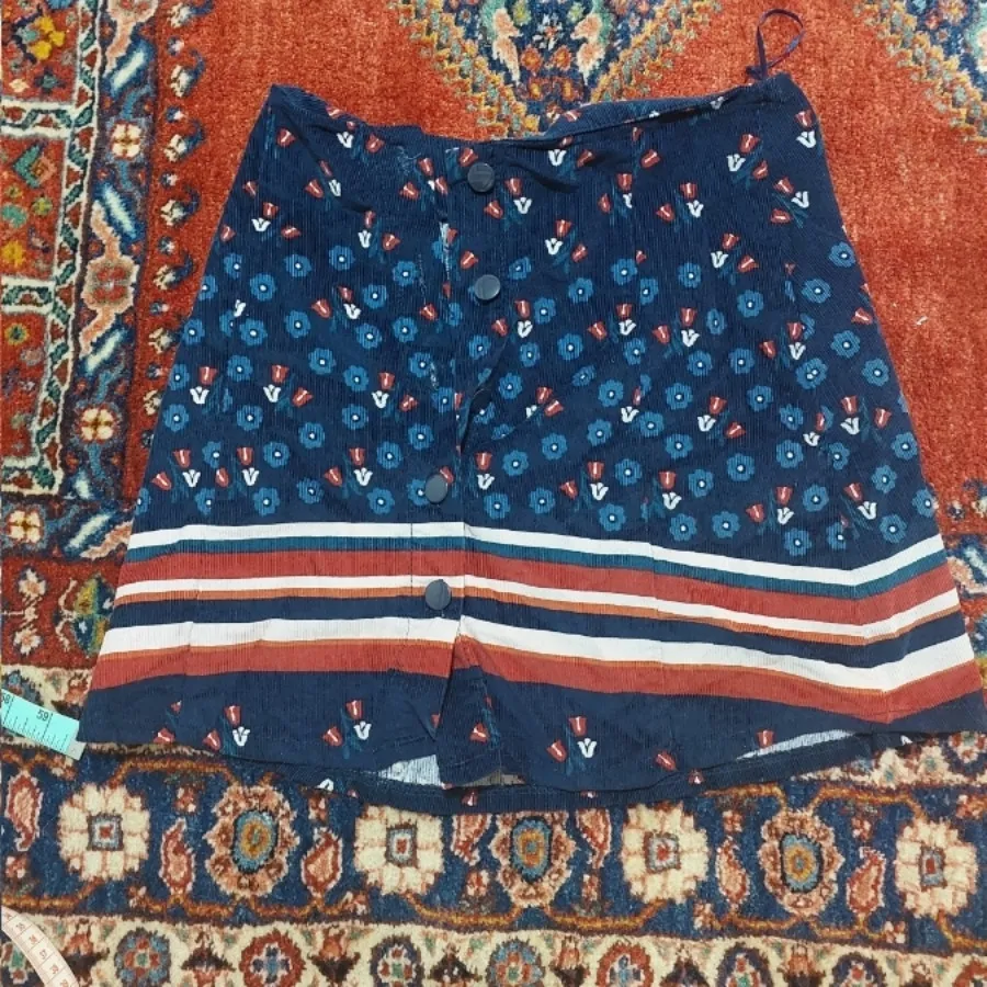 دامن کوتاه کوتون