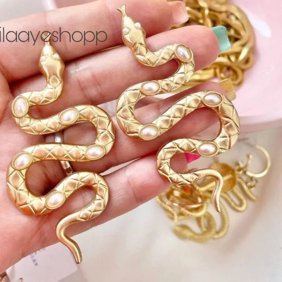 گوشواره مار نگین دار