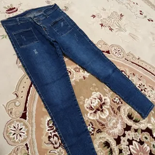 شلوار جین سرمه‌اس