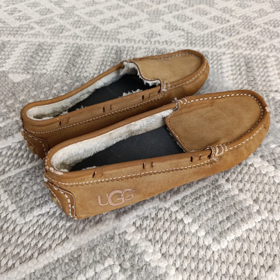 کفش کالج تو کرکی طرح UGG
