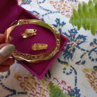 دستبند و گوشواره طلاروس