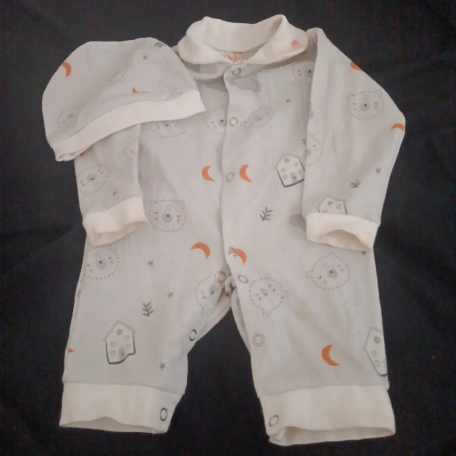سرهم دکمه دار با کلاه
