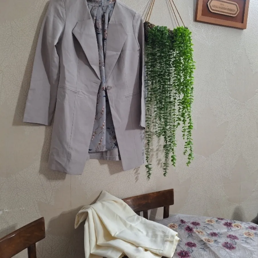 ست کت و شلوار و شومیز