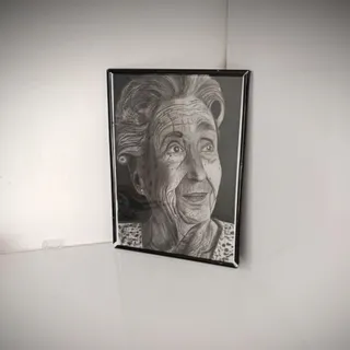 تابلو پیرزن سیاه قلم