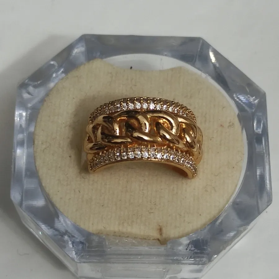 انگشتر بسیارزیبا وباکیفیت