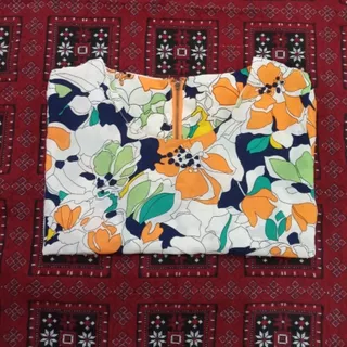 بلوز با طرح شاد و بهاری