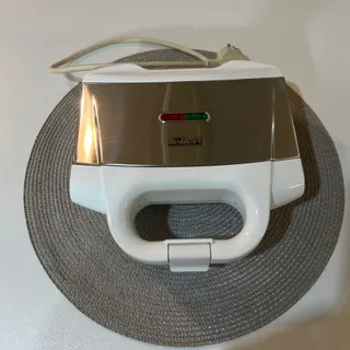 ساندویچ ساز فلر feller