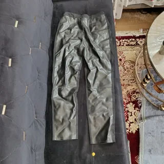 شلوار چر  م